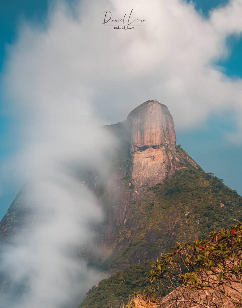 Pedra da Gávea vista pela Pedra Bonita